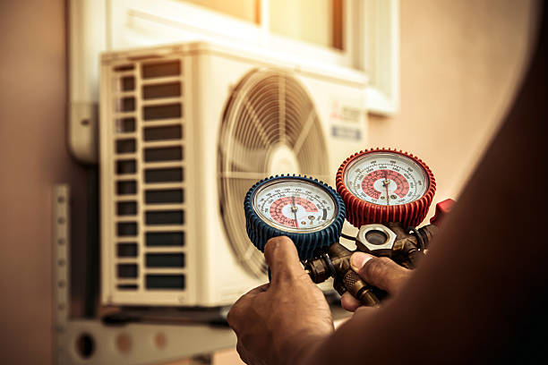 Professional Ductwork Repair technician working in Roxana, IL